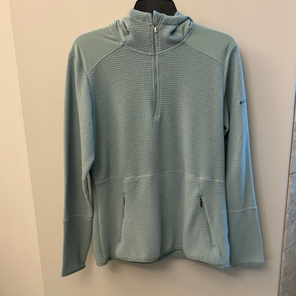 Columbia Women’s Quarter Zip-Up Hoodie in Light Green. Large